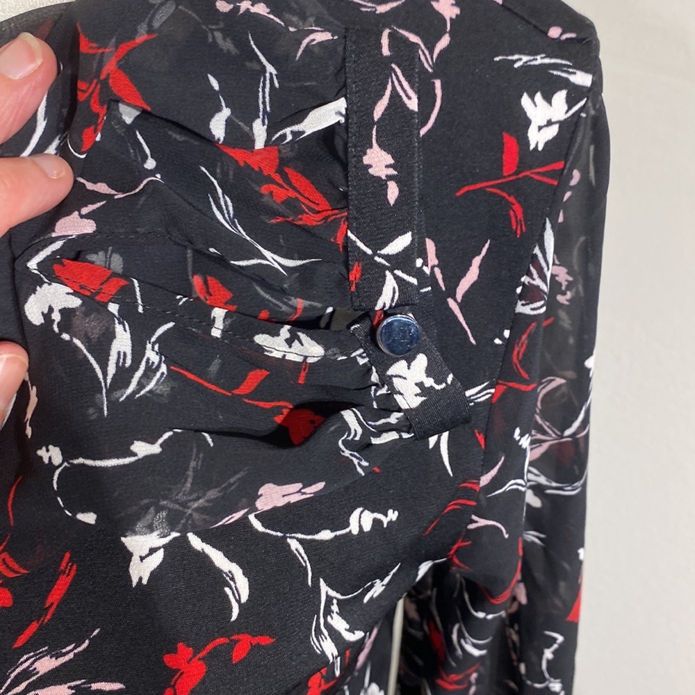 White House Black Market Black Print Blouse - Picture 3 of 6